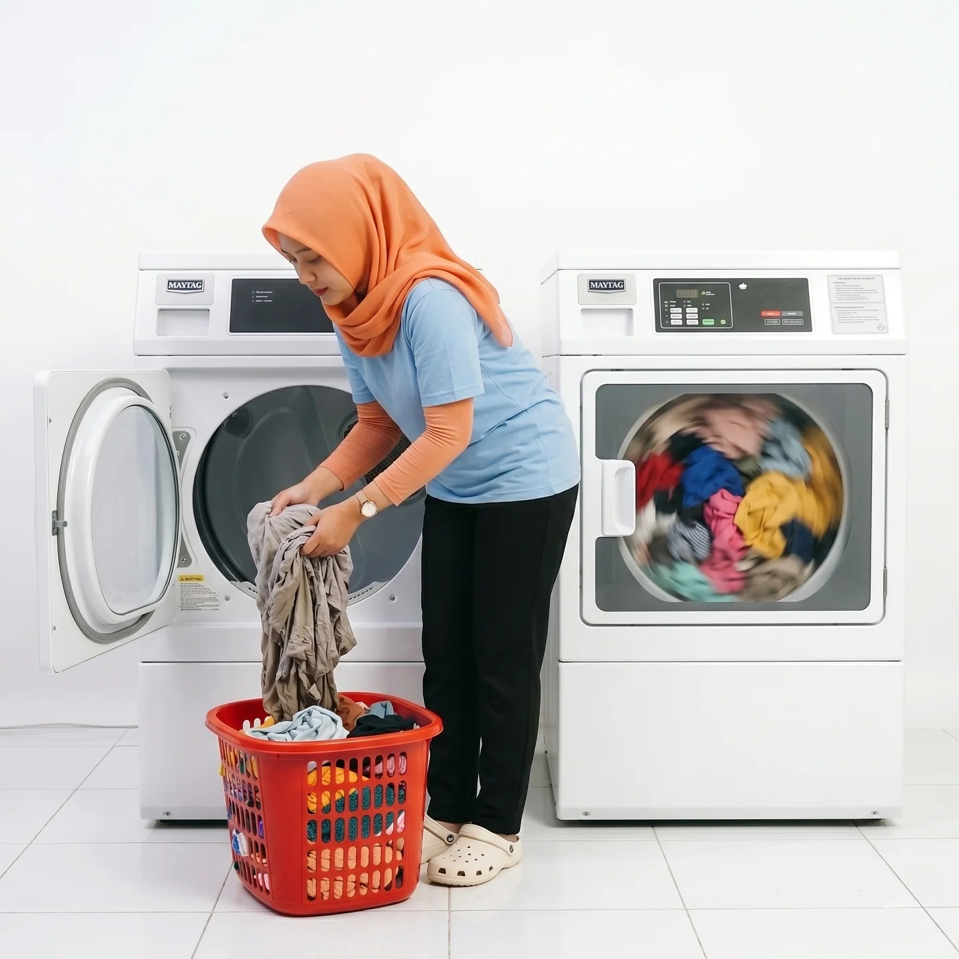 Ilustrasi pengeringan pakaian menggunakan mesin pengering
